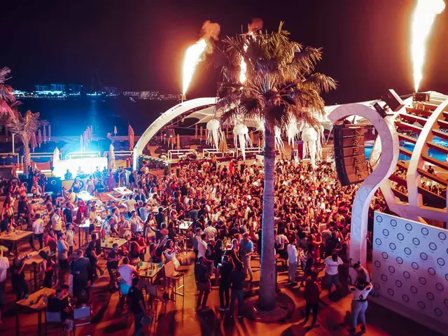 Best Beach Clubs in Dubai for Dancing, Dining & Seaside Vibes