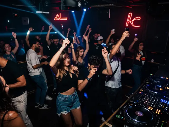 Top 10 Night Clubs in Dubai Where You Can Dance Free