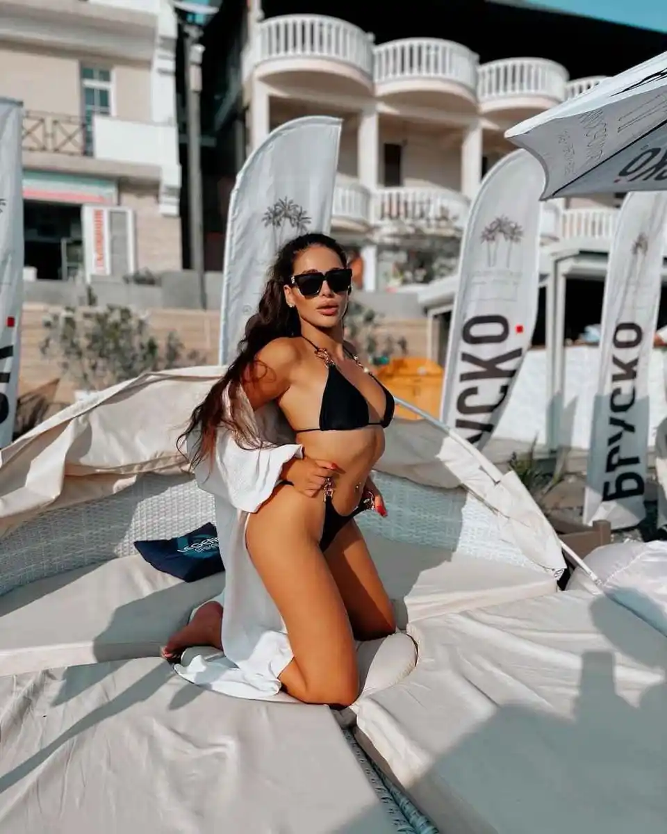 Adel escort in Dubai