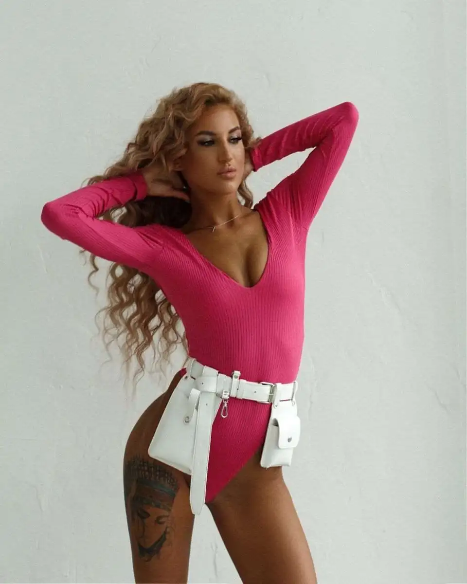 阿德尔 迪拜的应召女郎