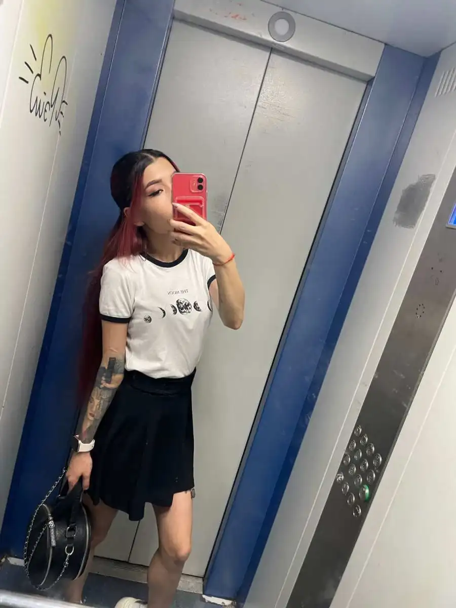 阿黛尔 迪拜的应召女郎