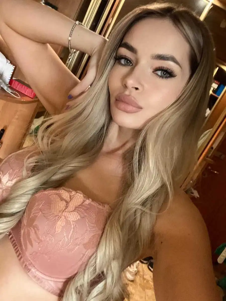 阿斯亚 迪拜的应召女郎