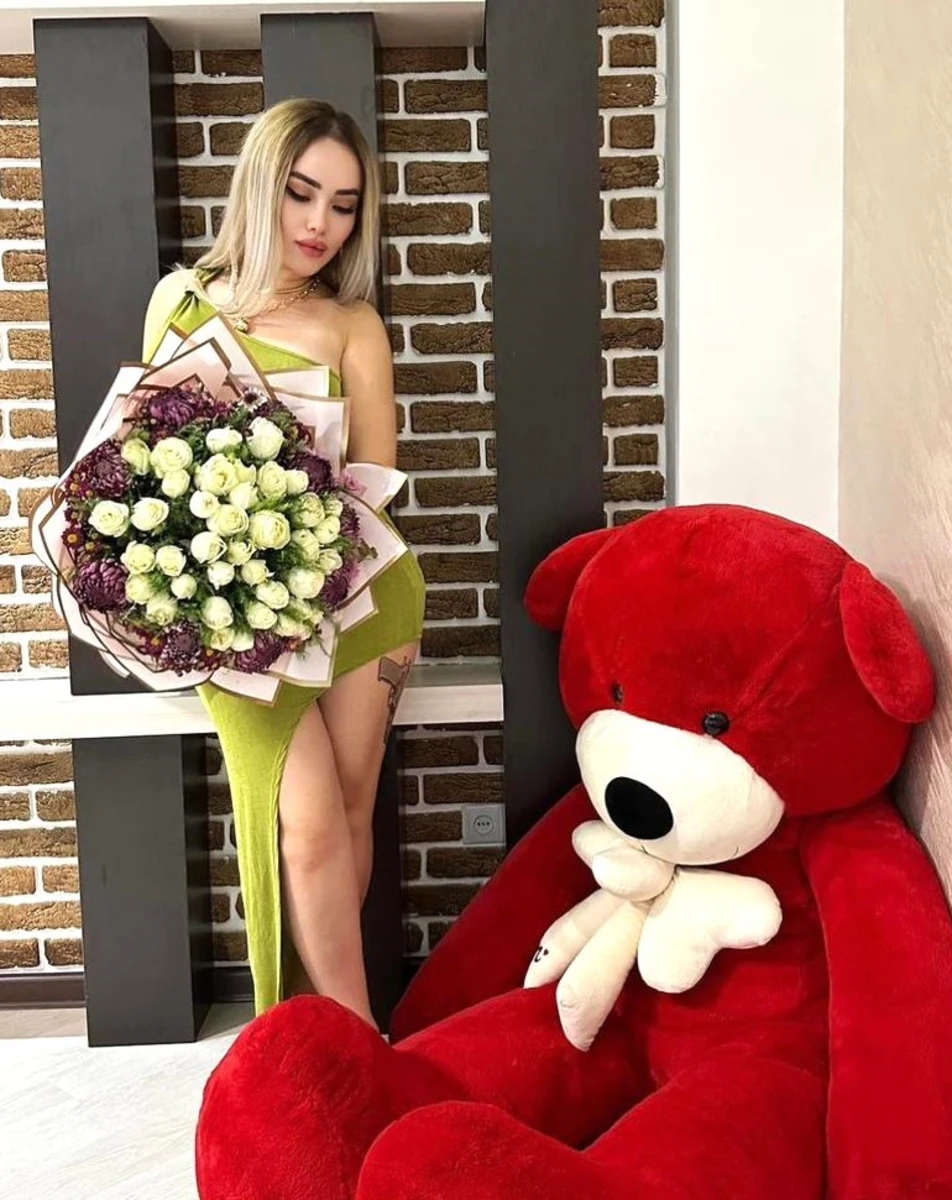 Caroline Escort in Dubai