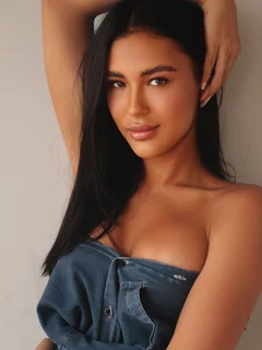 Cecilia escort a Dubai