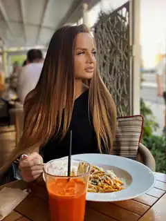 达莎 迪拜的应召女郎