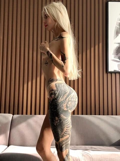 伊娃 迪拜的应召女郎