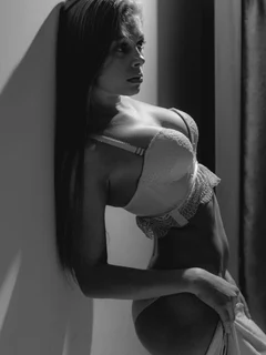 Eva escort in Dubai