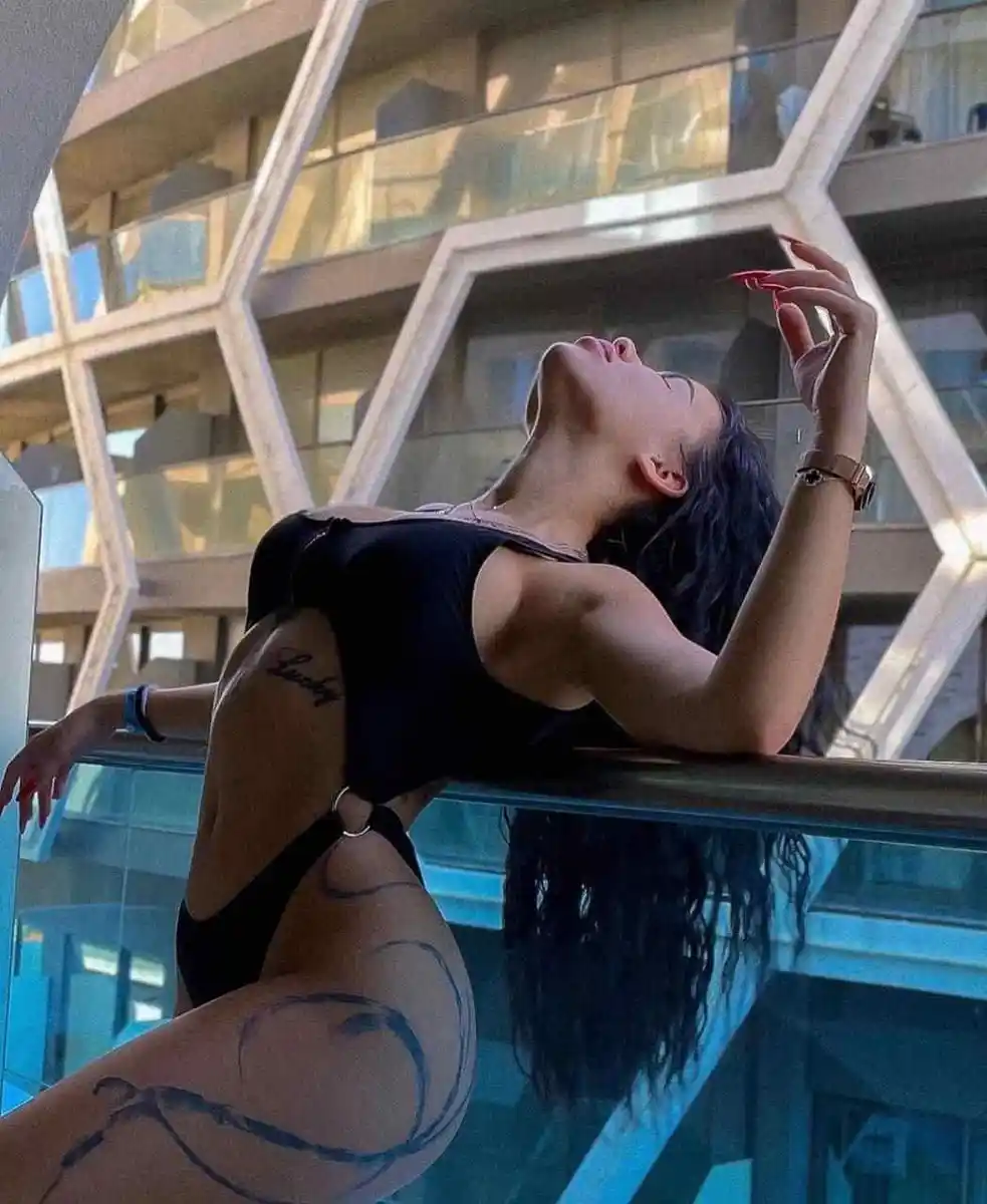 Isabel escort a Dubai