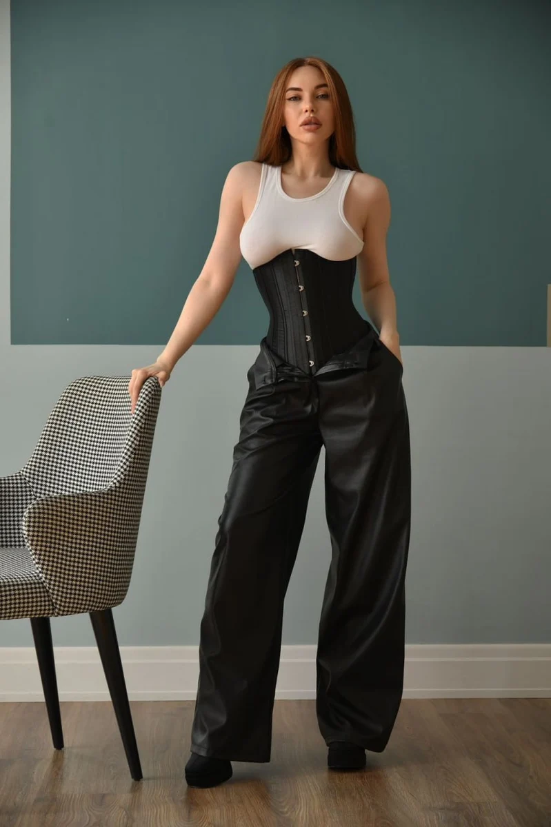 朱莉安娜 迪拜的应召女郎