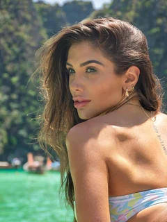 Julie escort in Dubai