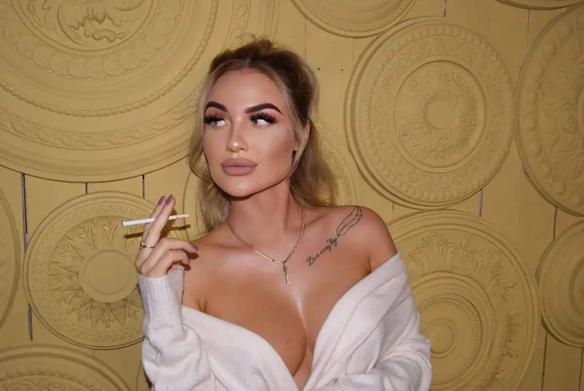 Kasandra escort a Dubai