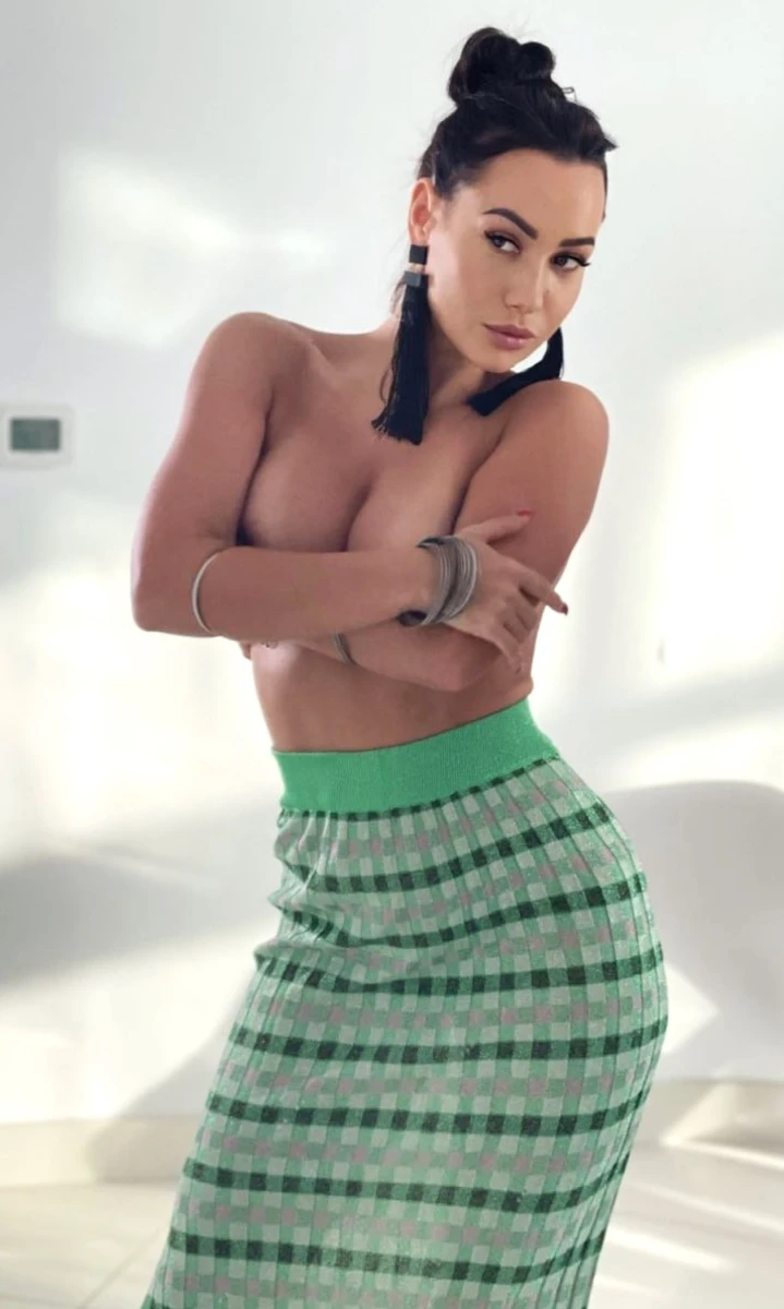 Lara escort in Dubai