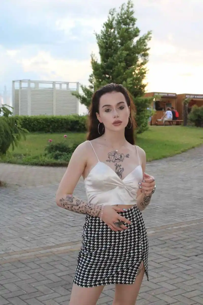 丽娜 迪拜的应召女郎