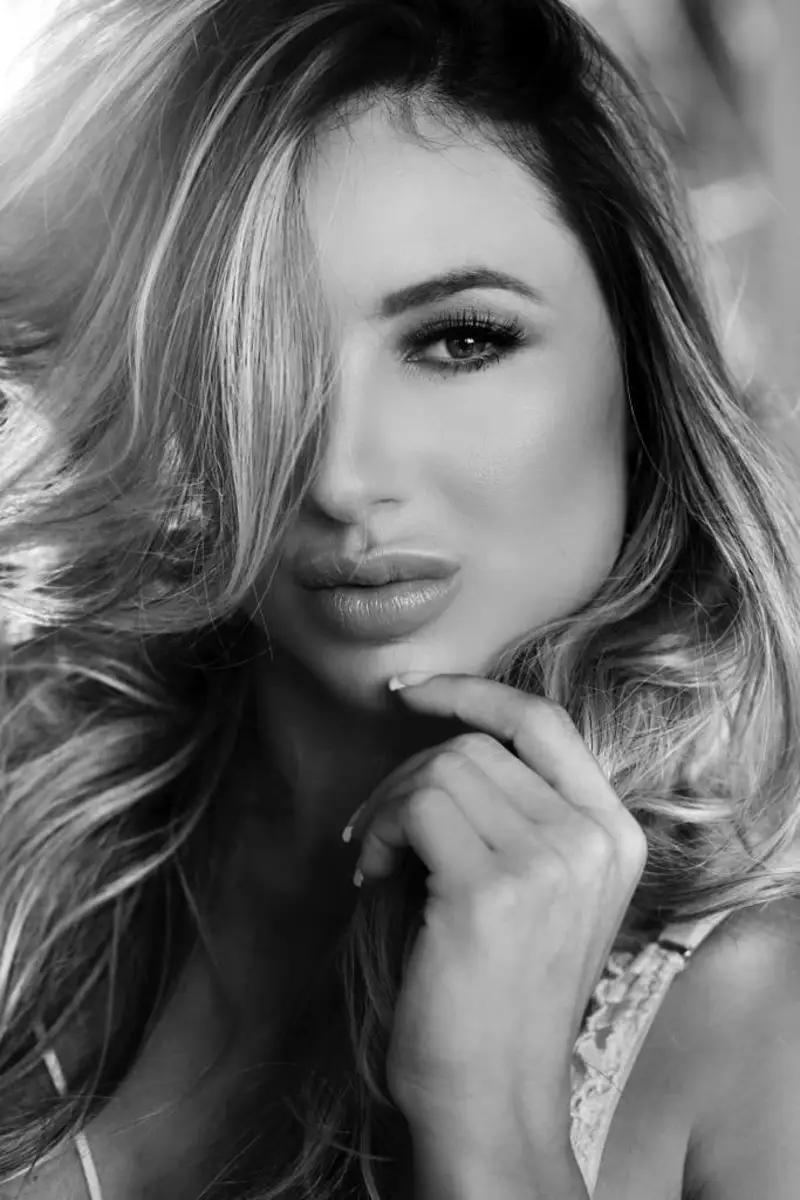 Lora Escort in Dubai