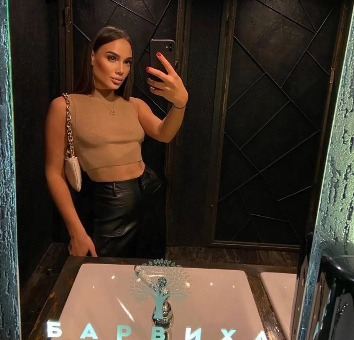 卢克里亚 迪拜的应召女郎