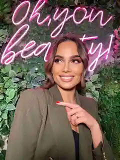 卢克里亚 迪拜的应召女郎