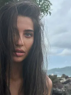 Майф эскорт в городе Дубай