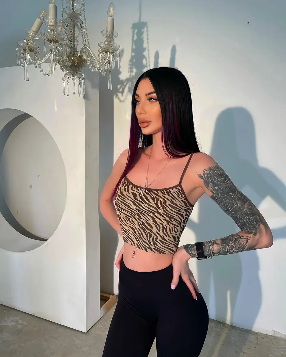 梅丽莎 迪拜的应召女郎