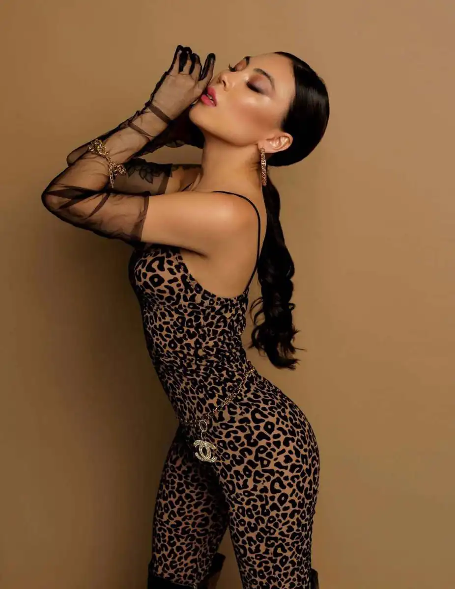 梅丽莎 迪拜的应召女郎