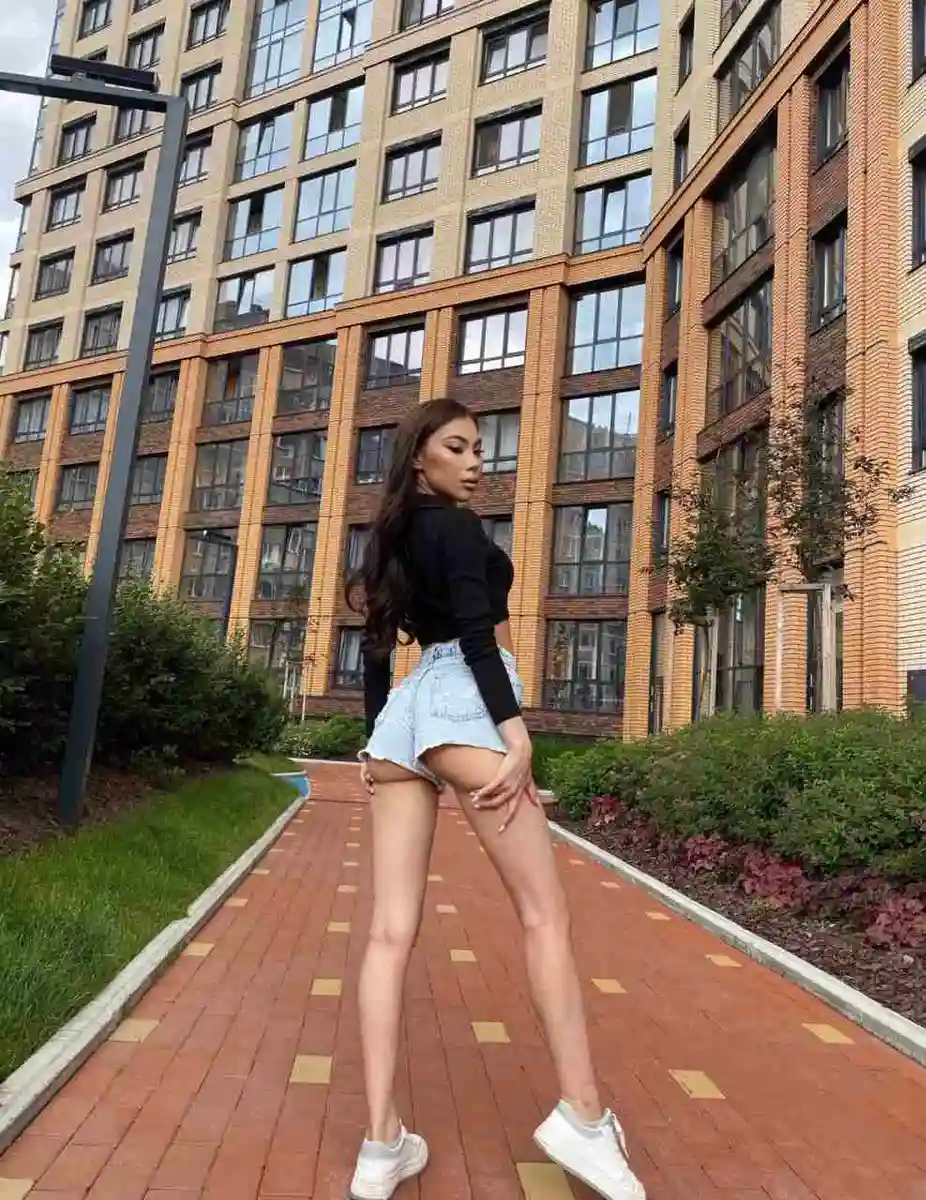 梅丽莎 迪拜的应召女郎