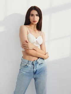 米莉 迪拜的应召女郎