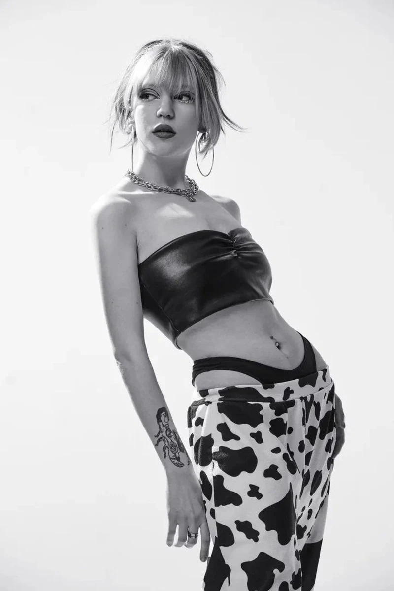 耐莉 迪拜的应召女郎