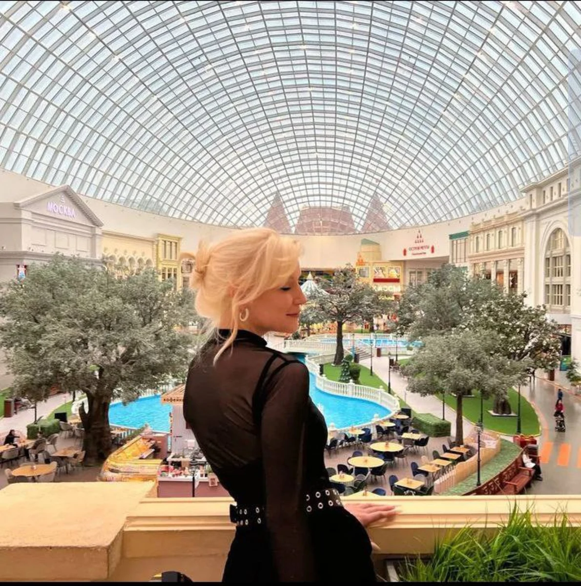 耐莉 迪拜的应召女郎