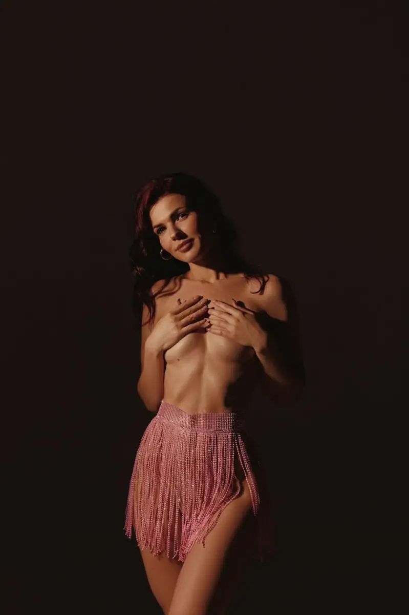 尼卡 迪拜的应召女郎