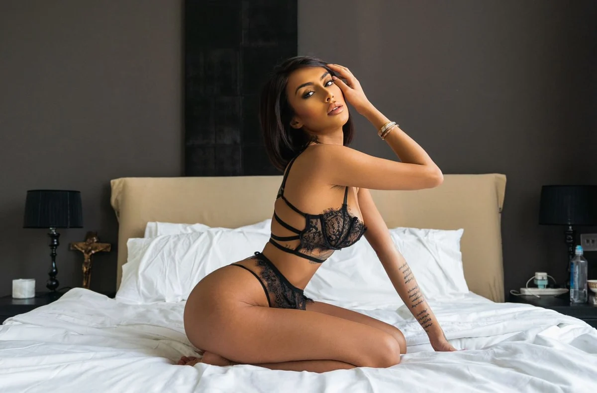 Rosa Escort in Dubai