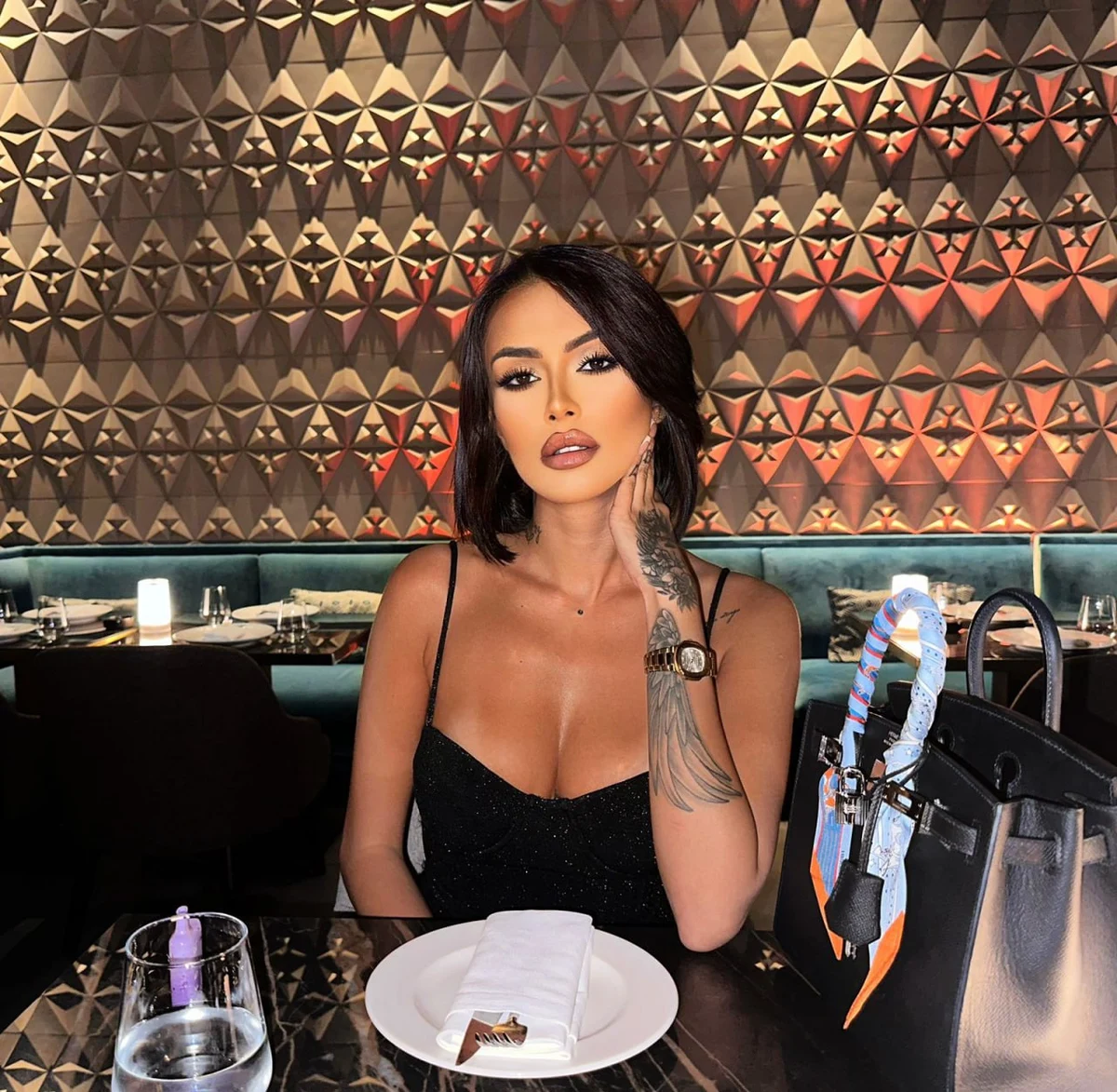 Rosa Escort in Dubai