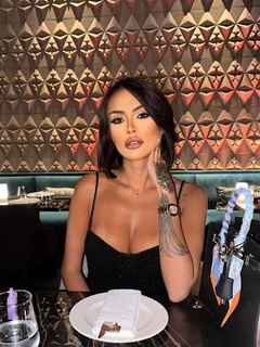 Rosa Escort in Dubai