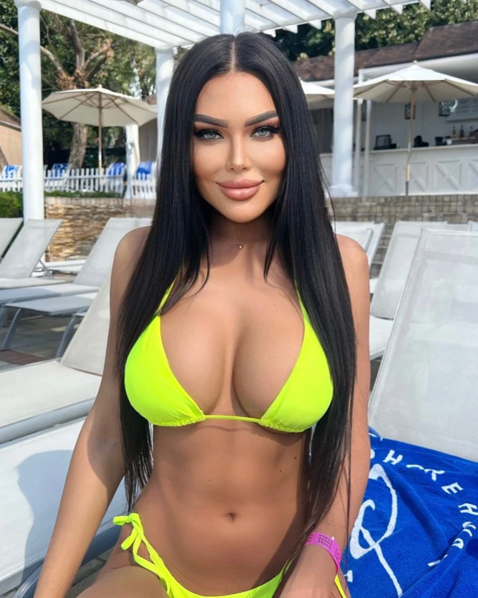 萨宾娜 迪拜的应召女郎