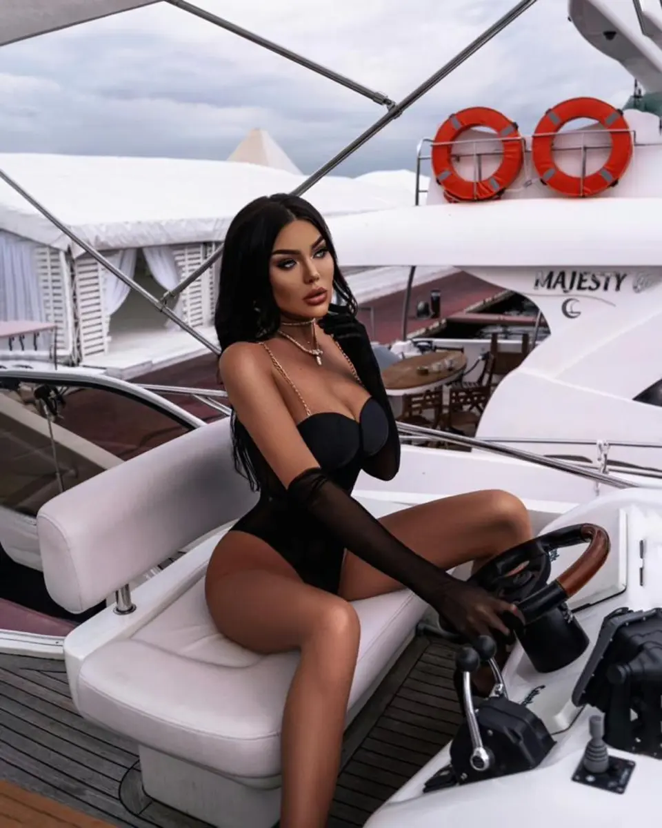 萨宾娜 迪拜的应召女郎