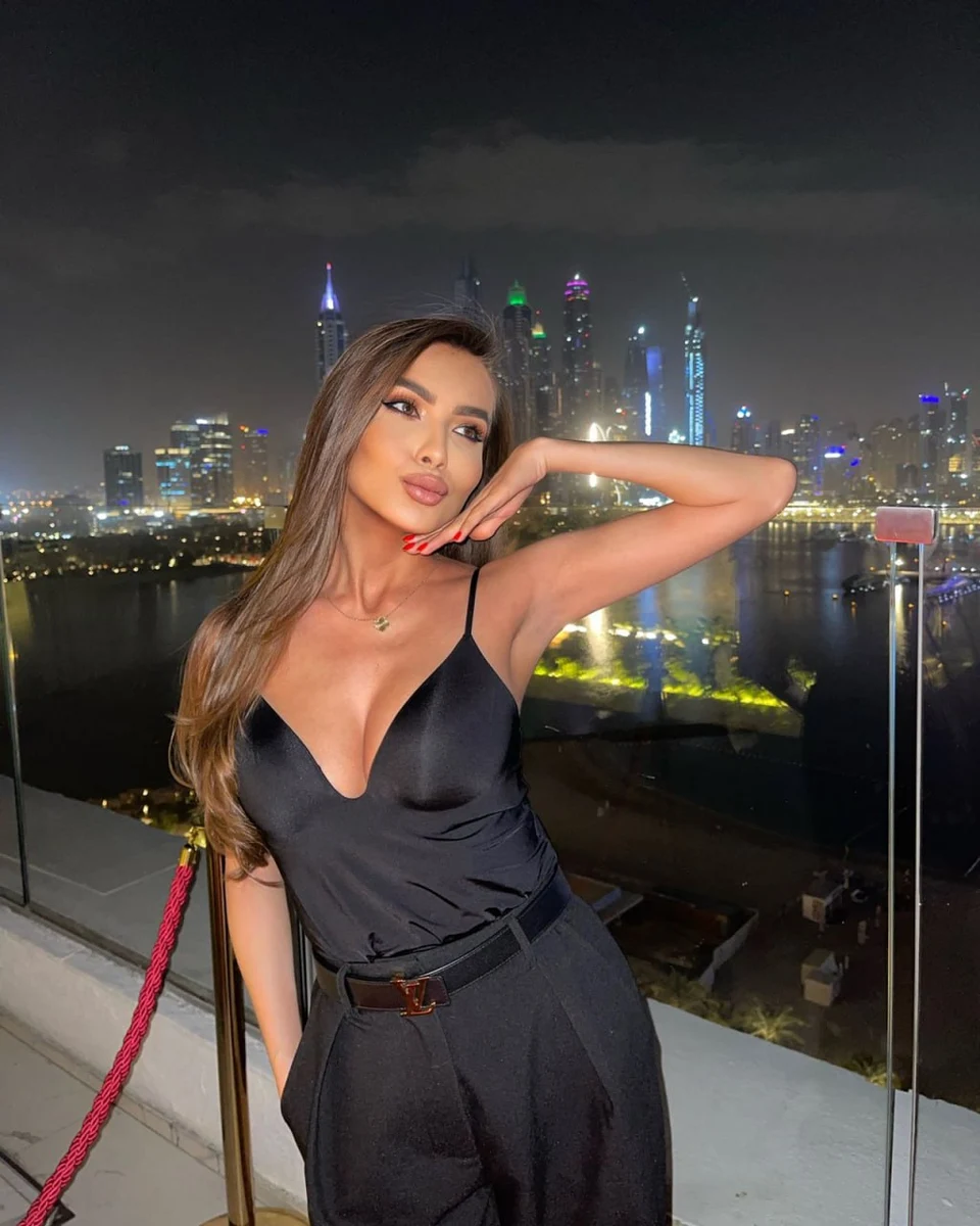 Simona escort a Dubai