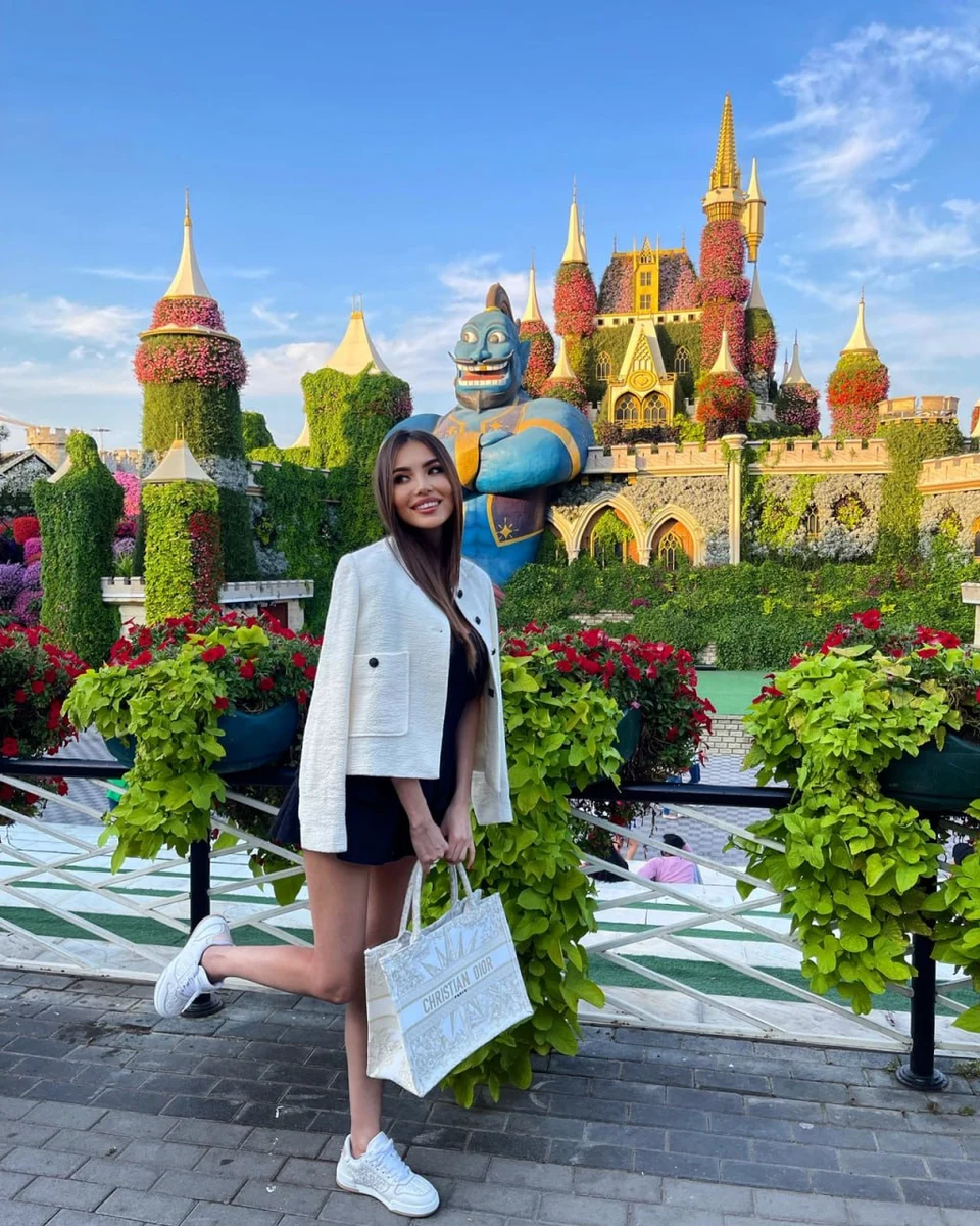 Simona escort a Dubai