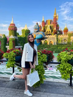 Simona escort a Dubai