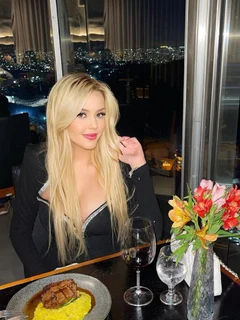 索菲亚 迪拜的应召女郎