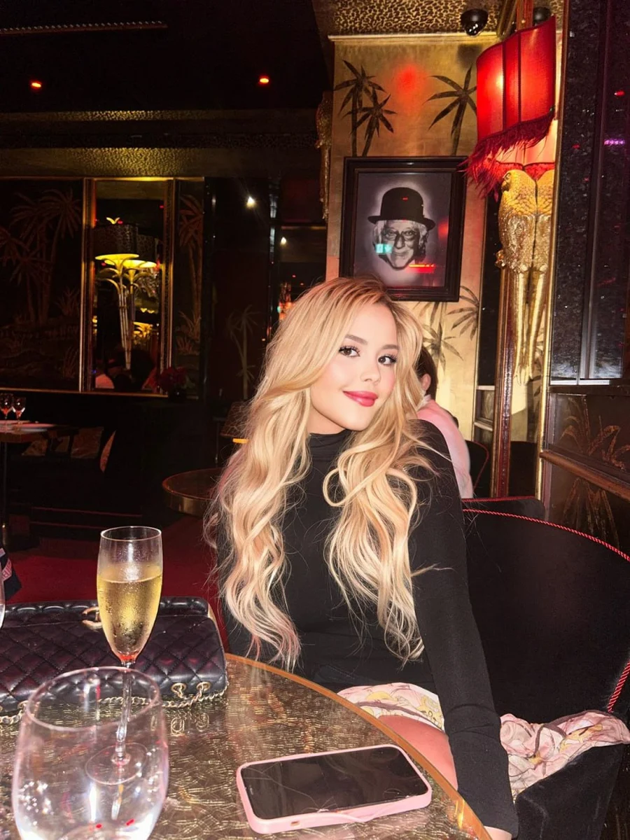 索菲亚 迪拜的应召女郎