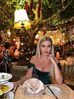 Stefanie escort a Dubai
