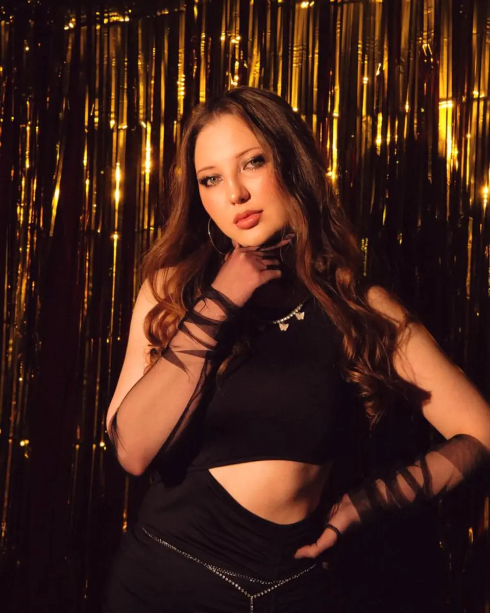 维奥莱塔 迪拜的应召女郎