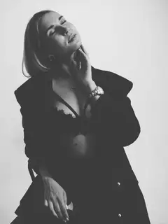 雅娜 迪拜的应召女郎