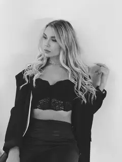 雅娜 迪拜的应召女郎