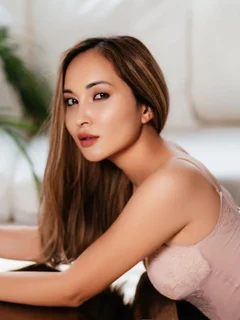 扎里娜 迪拜的应召女郎